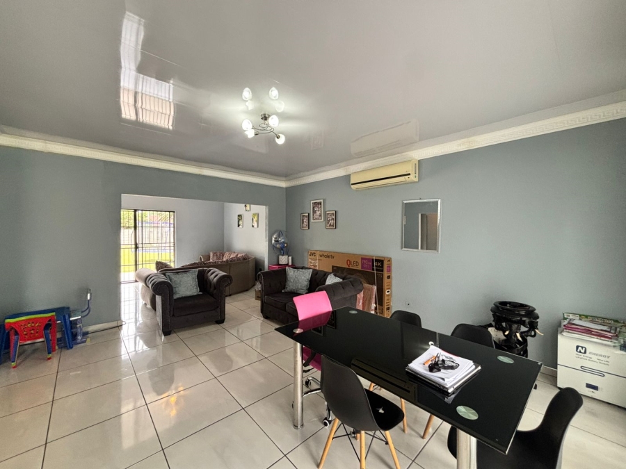 4 Bedroom Property for Sale in La Hoff North West